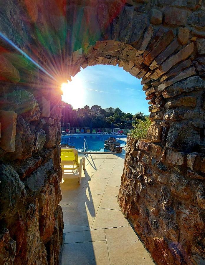 Hotel Les Hauts De Mourèze エクステリア 写真