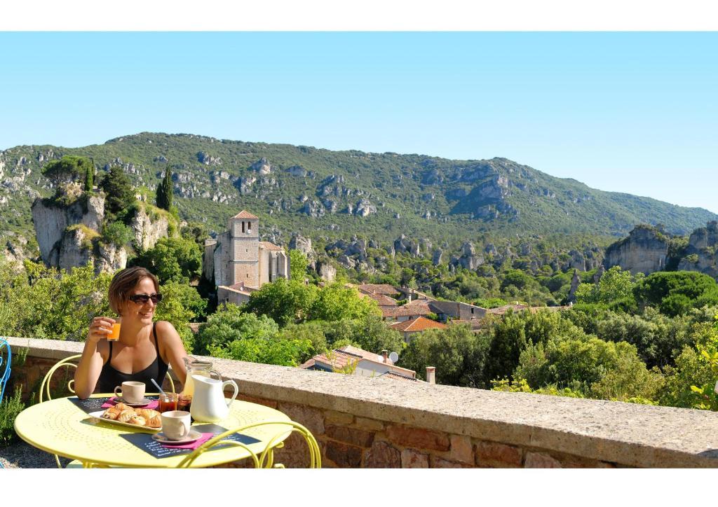 Hotel Les Hauts De Mourèze エクステリア 写真